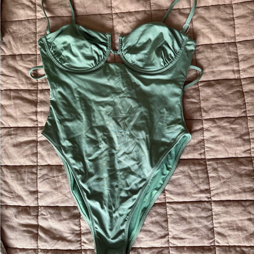 MONTCE Green One-Piece Swimsuit